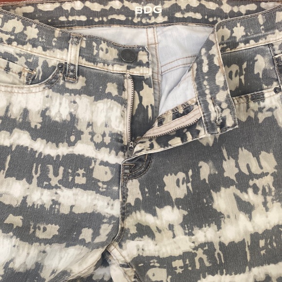 UO BDG High Rise Cigarette Ankle Size 28 - Picture 4 of 5